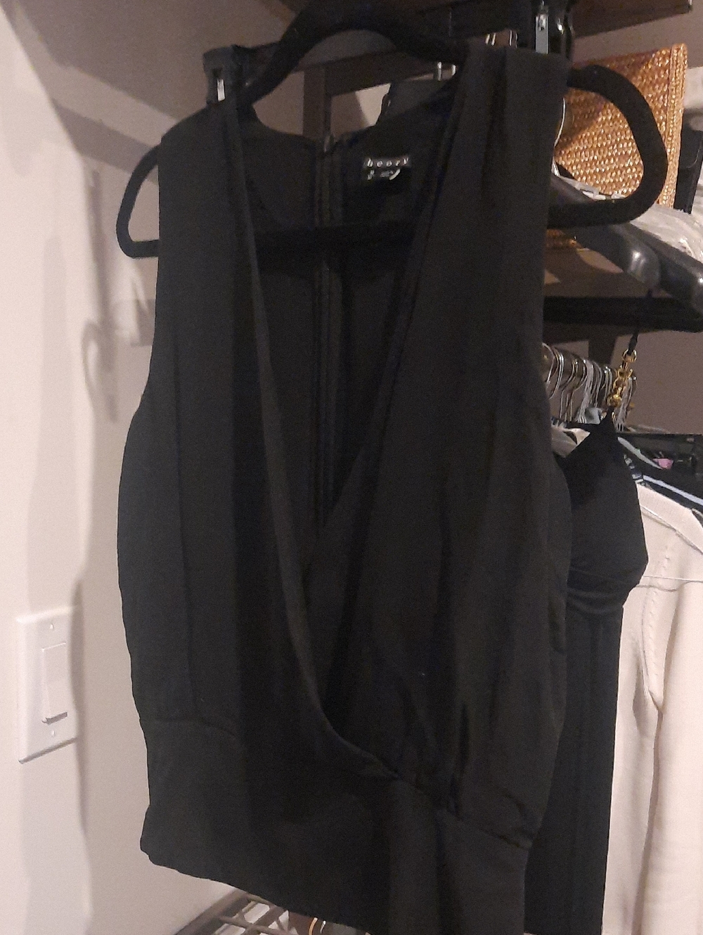 Theory Sleeveless Black V-Neck Silk Women's Top